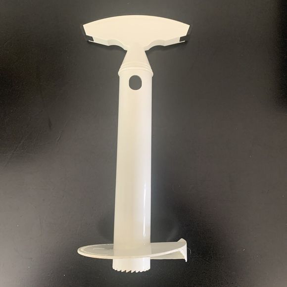 Plastic Handheld Pineapple Cutter Corer Peeler & Strawberry Huller - Picture 2 of 9